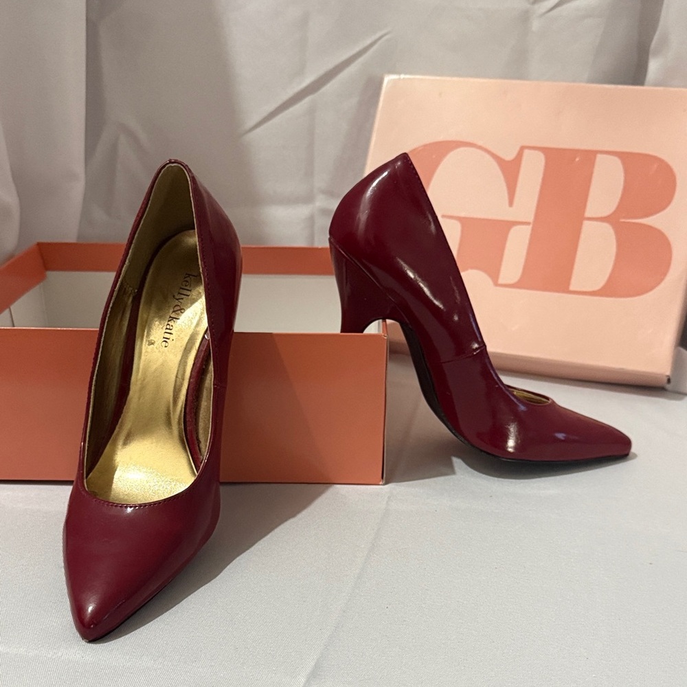 Kelly & Katie size 9.5 Maroon heels
